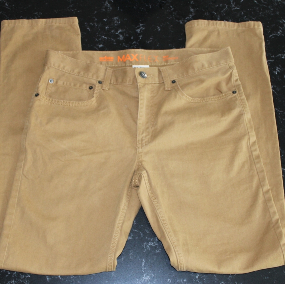 Men's Urban Pipeline Straight Leg Khaki Pants
